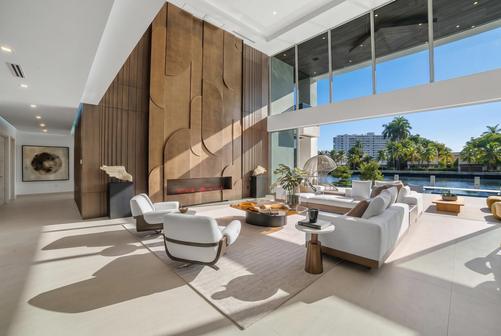 414 ROYAL PLAZA Drive