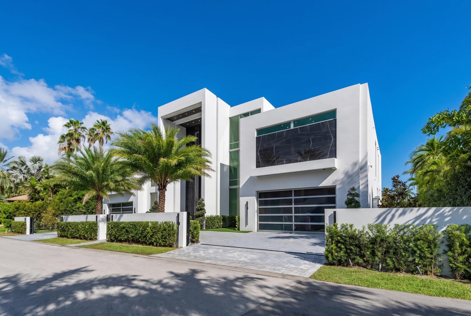 Welcome to 414 Royal Plaza Drive, a monumental new-construction waterf – image 59