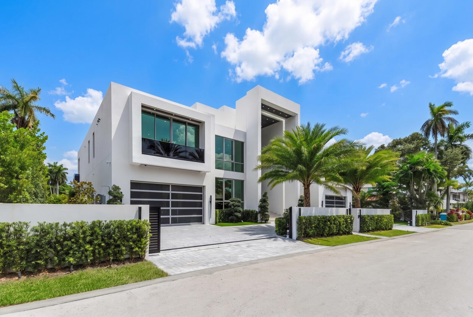Welcome to 414 Royal Plaza Drive, a monumental new-construction waterf – image 58