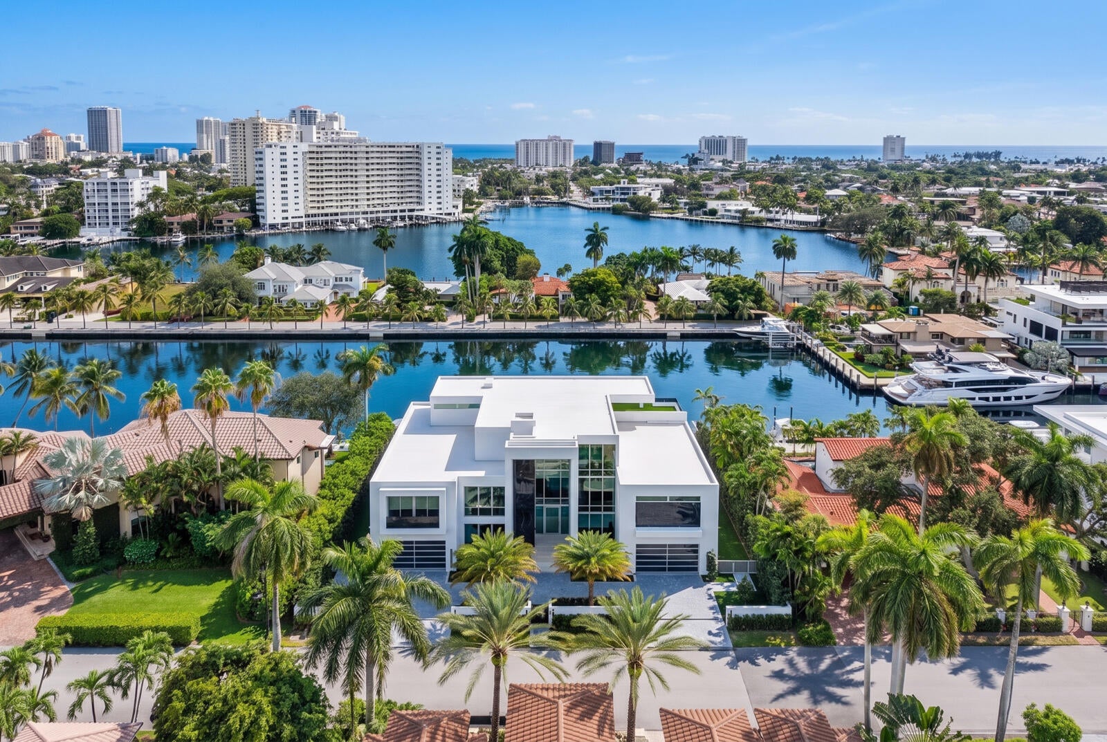 Welcome to 414 Royal Plaza Drive, a monumental new-construction waterf – image 43