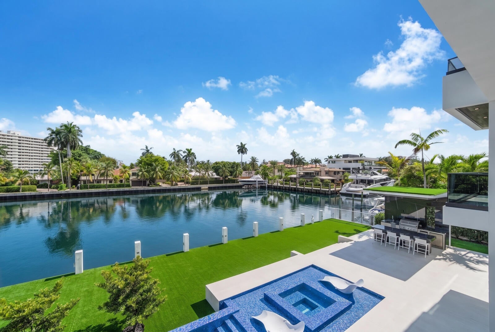 Welcome to 414 Royal Plaza Drive, a monumental new-construction waterf – image 49