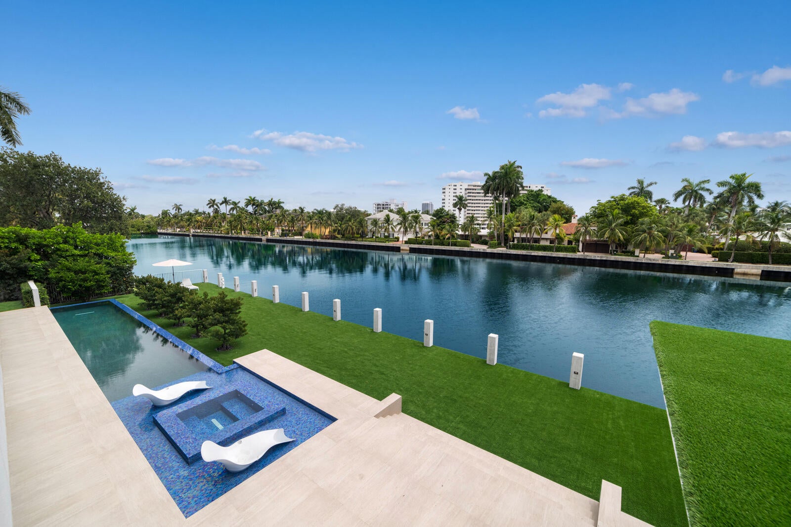 Welcome to 414 Royal Plaza Drive, a monumental new-construction waterf – image 46