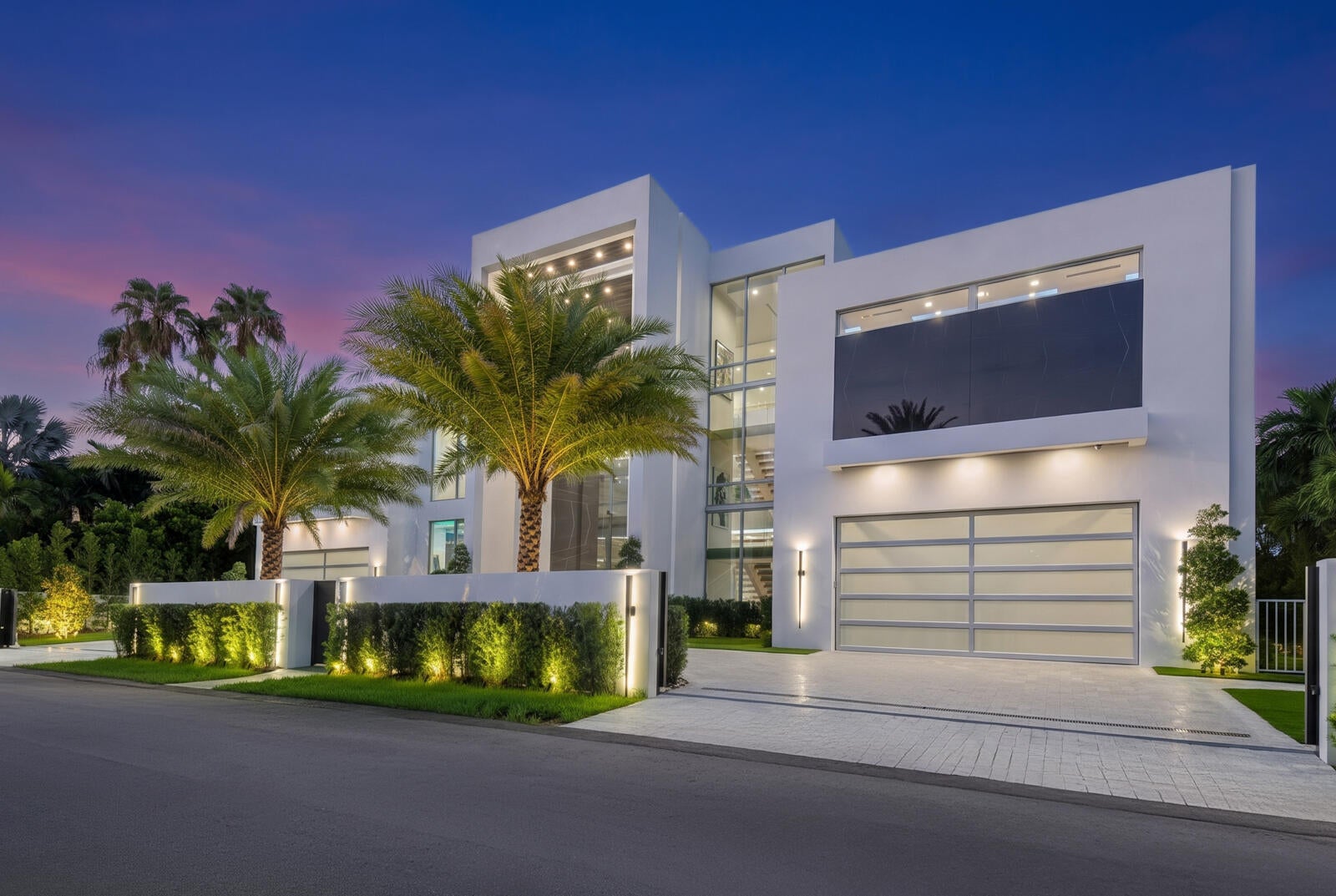 Welcome to 414 Royal Plaza Drive, a monumental new-construction waterf – image 57