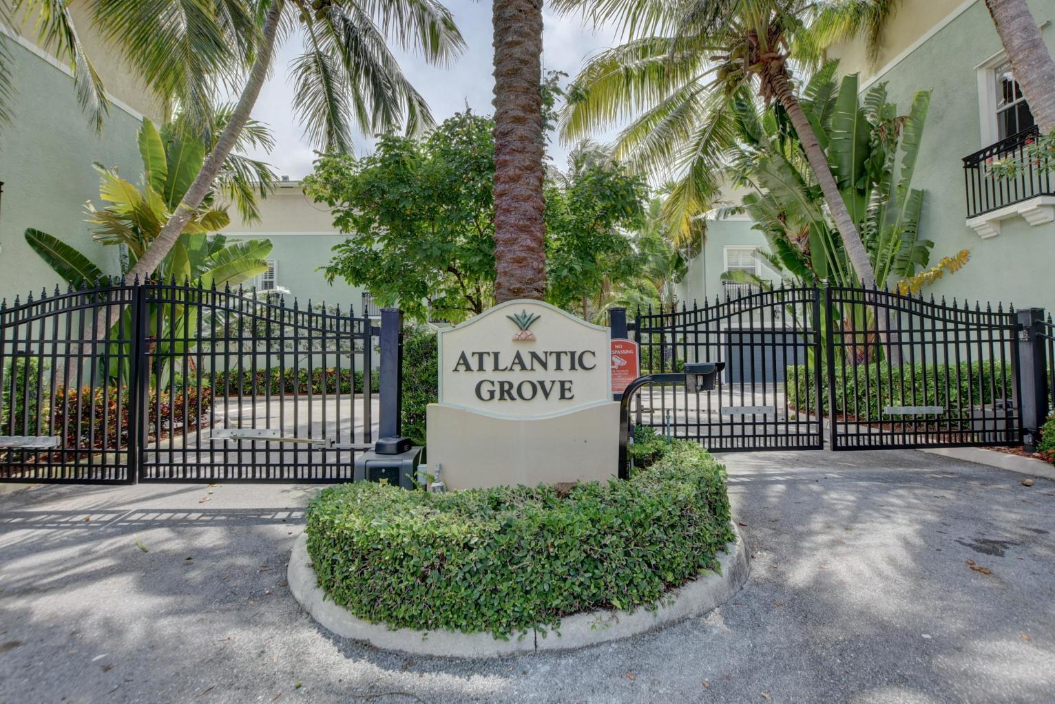 Fantastic Town home layout-3/3.5 With 2 Car Garage & Den/Work area. Walking distance to Downtown Delray-Restaurants, Beach, Tennis Court...All upgraded W/D, Counters, Appliances-Gated Community with Heated Pool. Will not Disappoint.