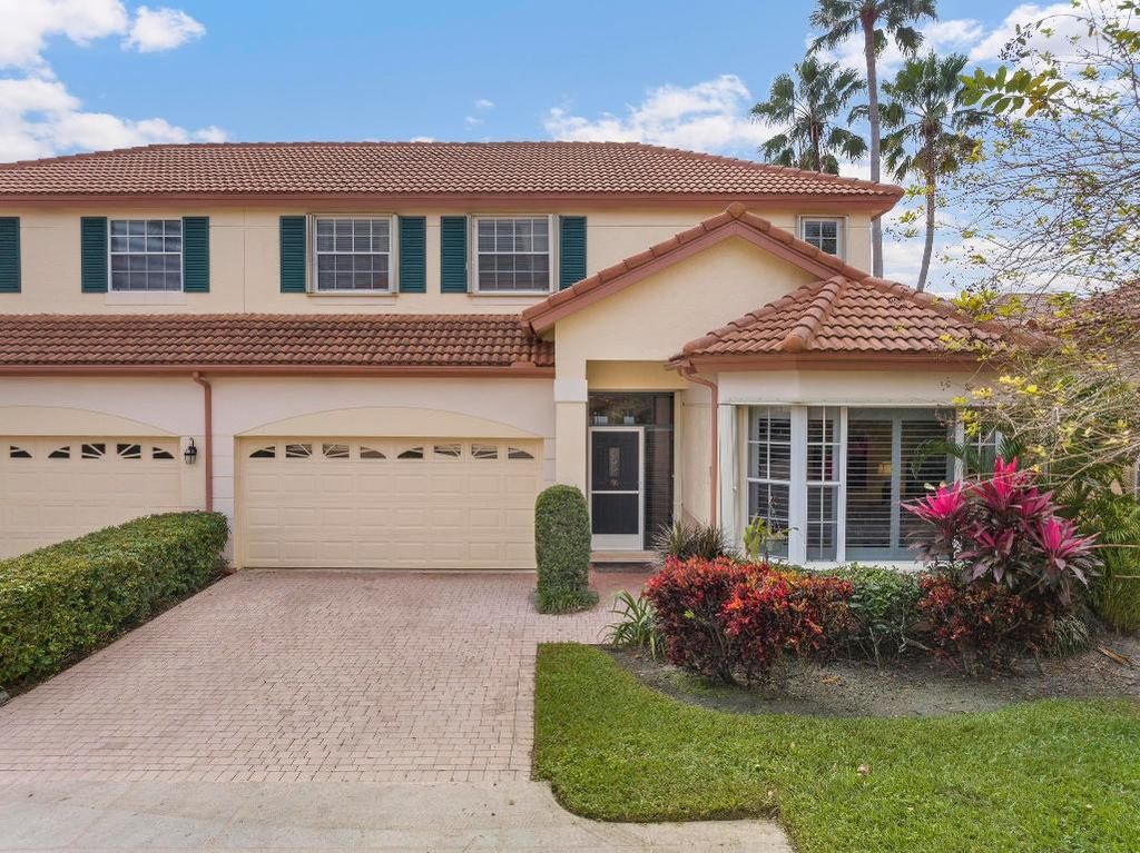 Photo of 76 Spyglass Way, Palm Beach Gardens, FL 33418 (MLS # R10941663)