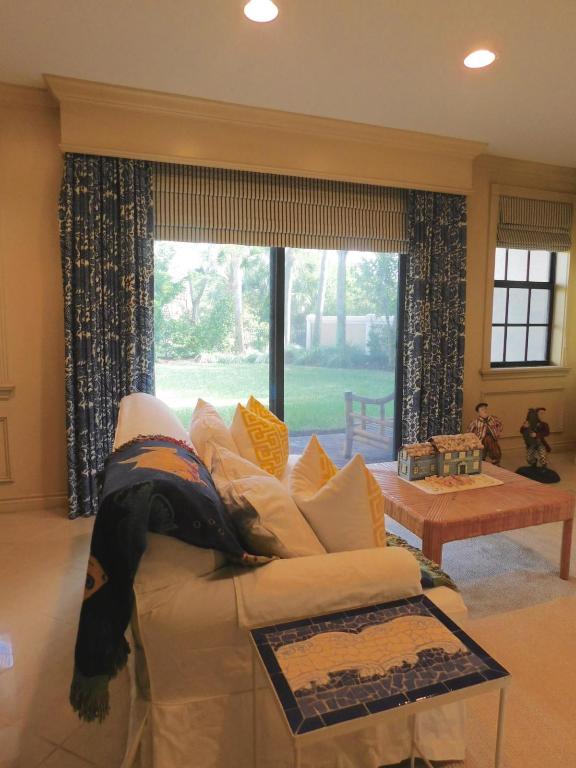 CASA DEL SOL OF TEQUESTA - Residential Lease