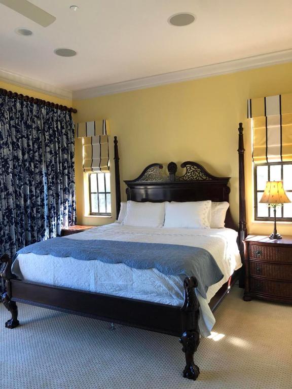 CASA DEL SOL OF TEQUESTA - Residential Lease