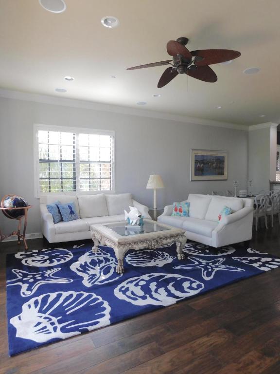 CASA DEL SOL OF TEQUESTA - Residential Lease