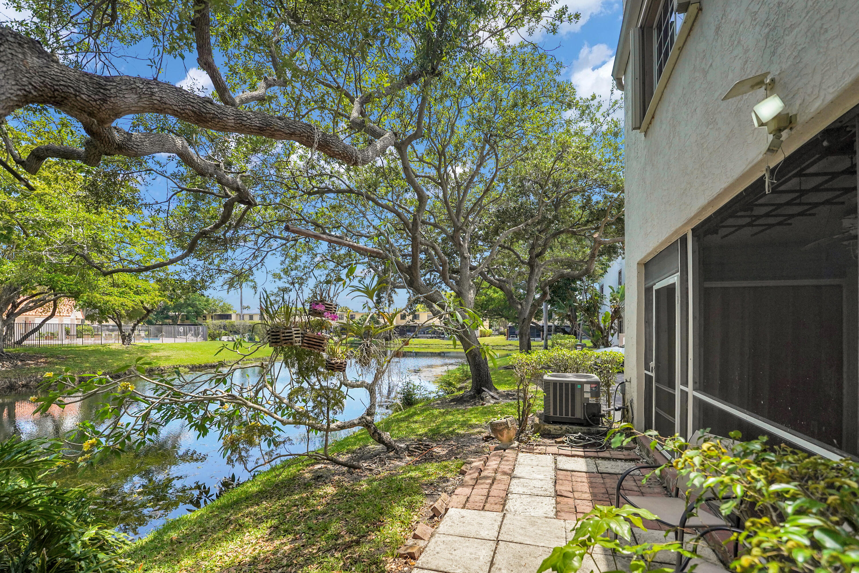 WELLEBY UNIT SEVEN - Residential