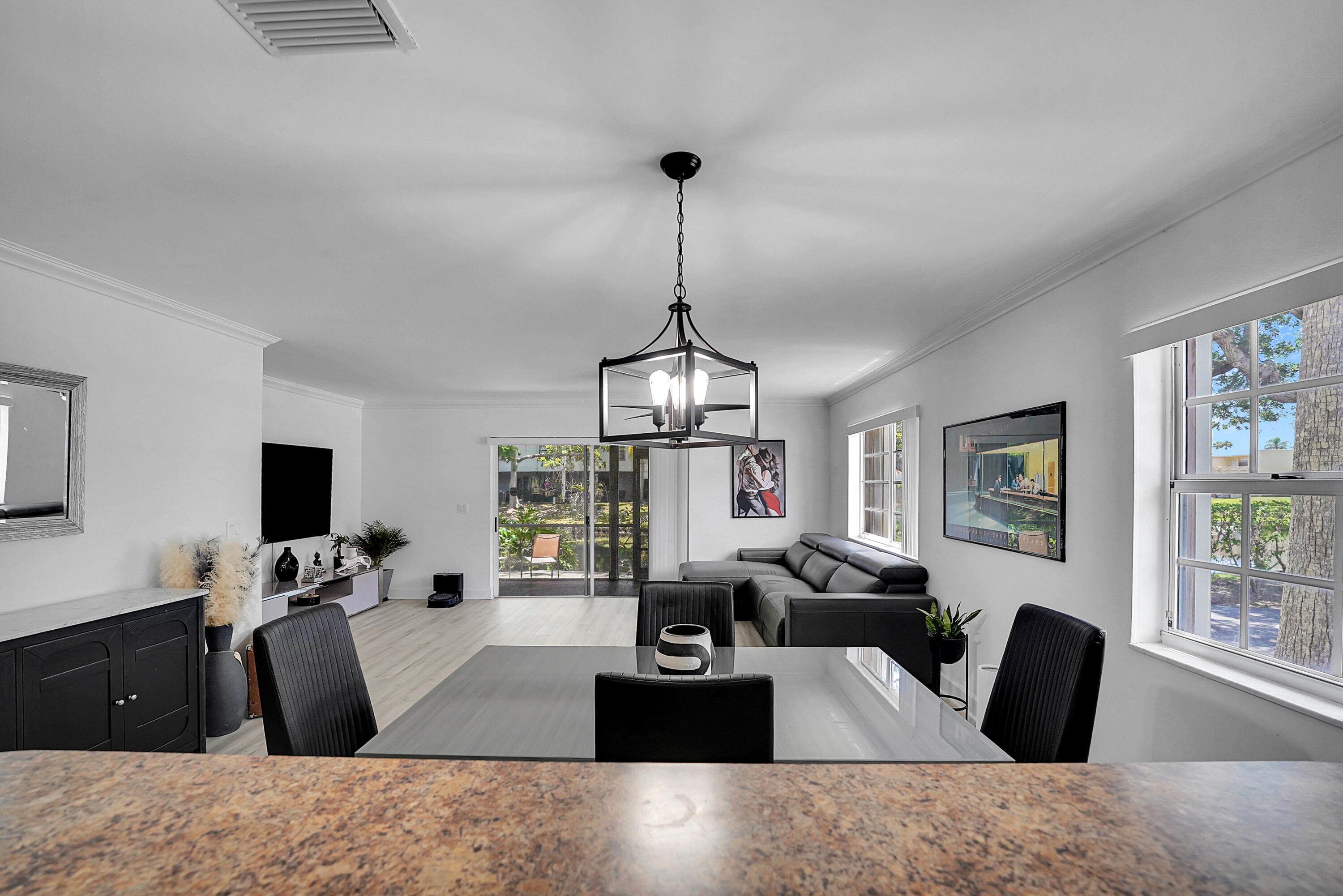 WELLEBY UNIT SEVEN - Residential