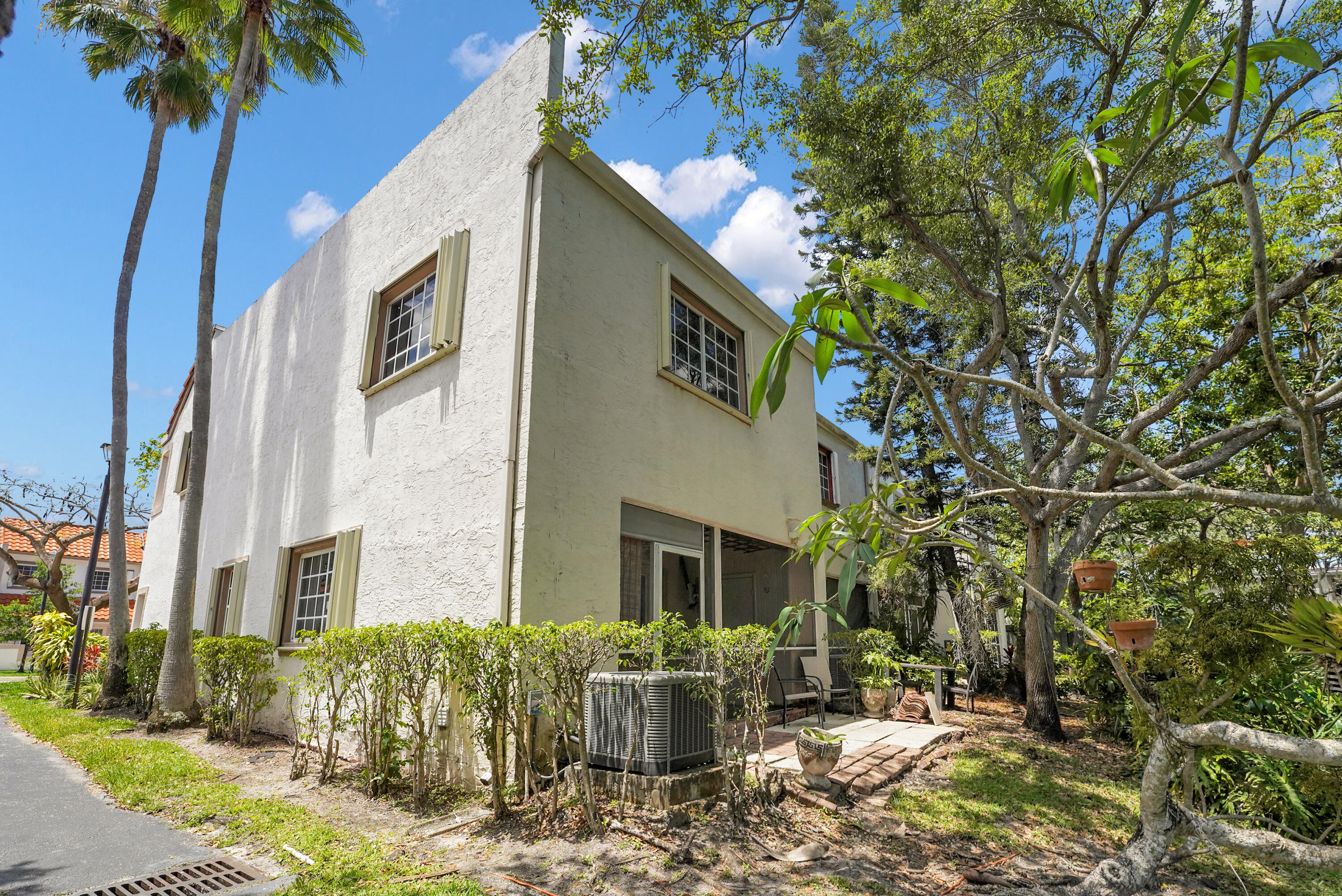 WELLEBY UNIT SEVEN - Residential