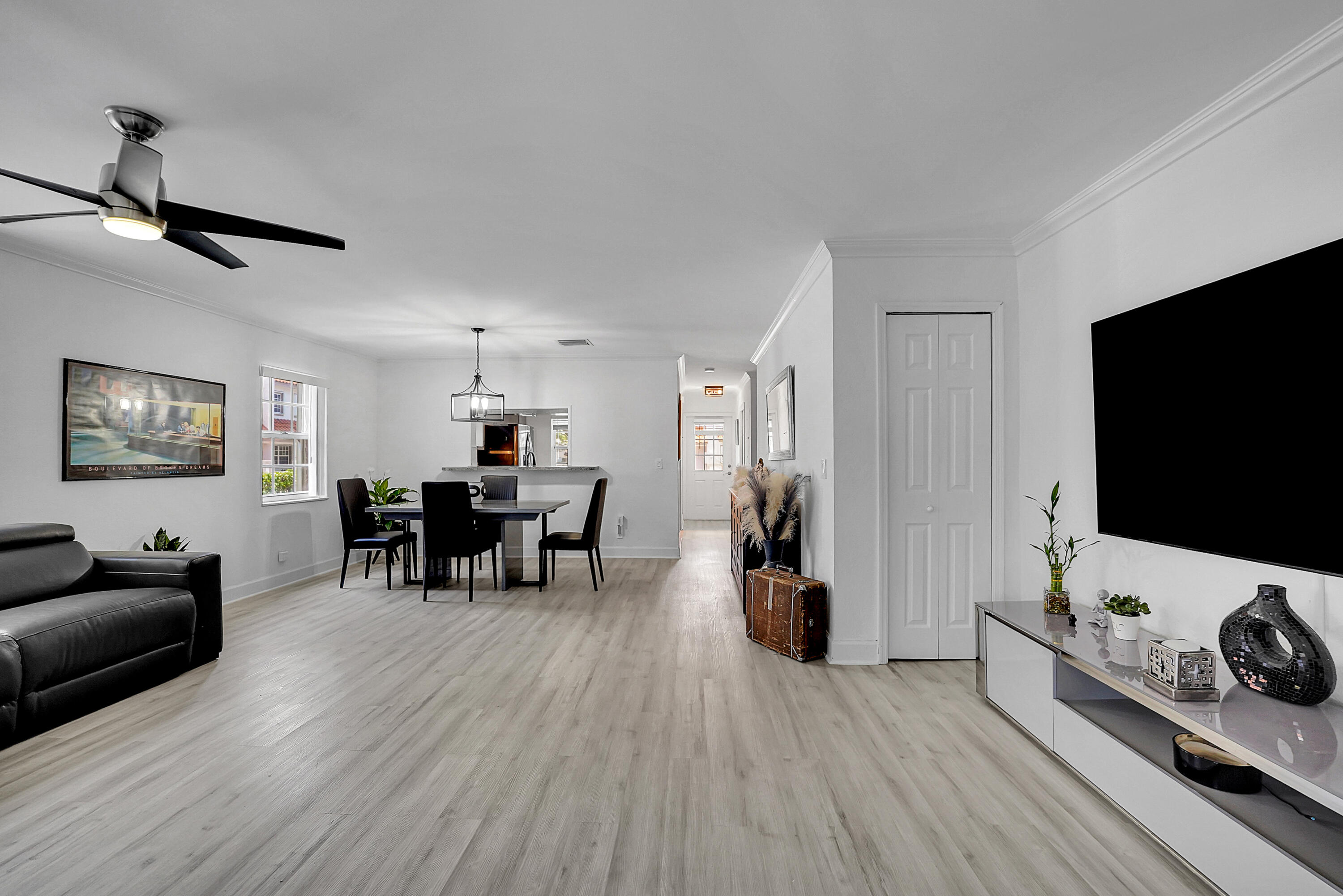 WELLEBY UNIT SEVEN - Residential