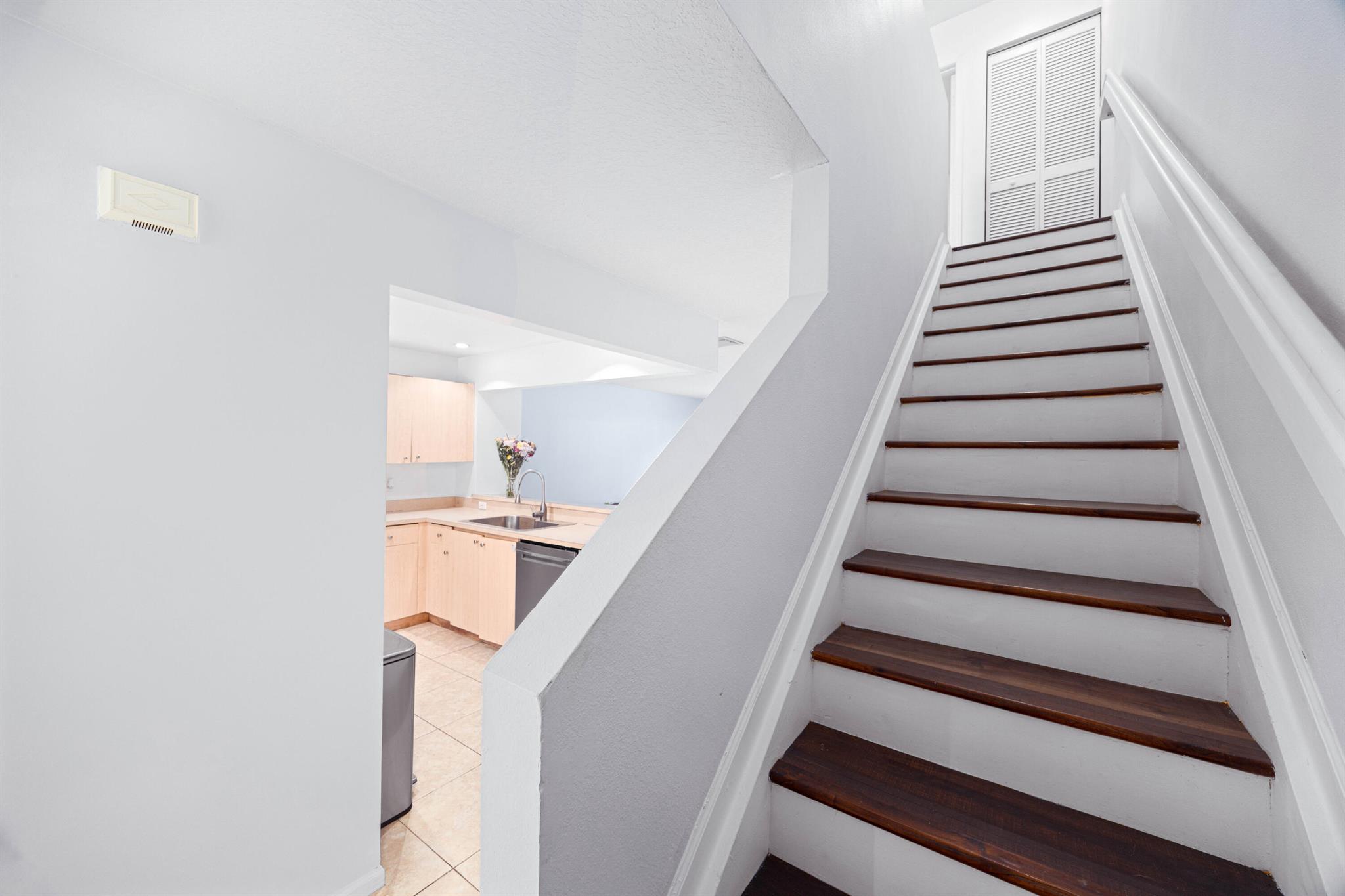 LYMAN VLG - Residential