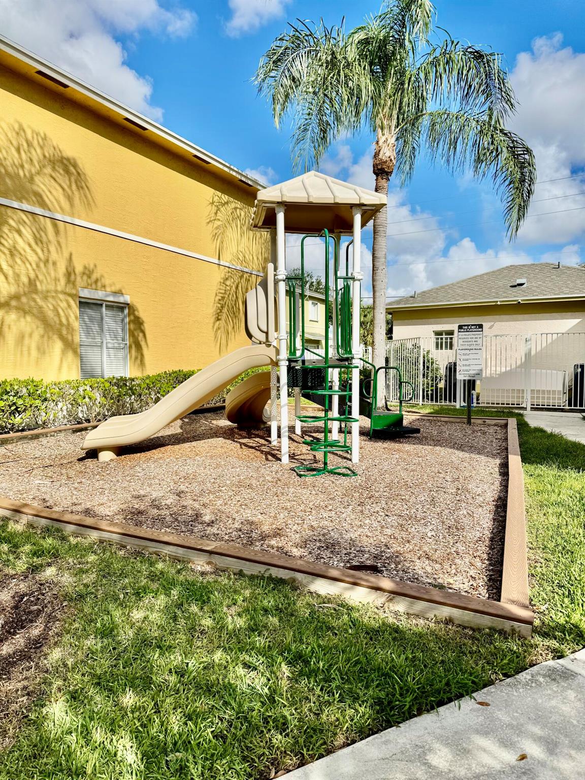 LYMAN VLG - Residential
