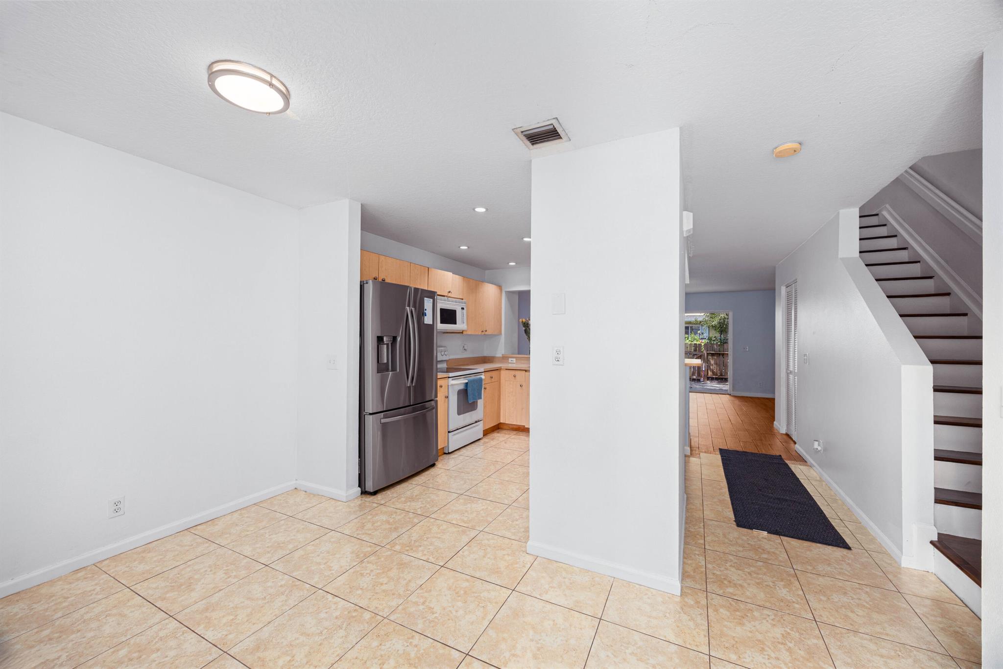 LYMAN VLG - Residential
