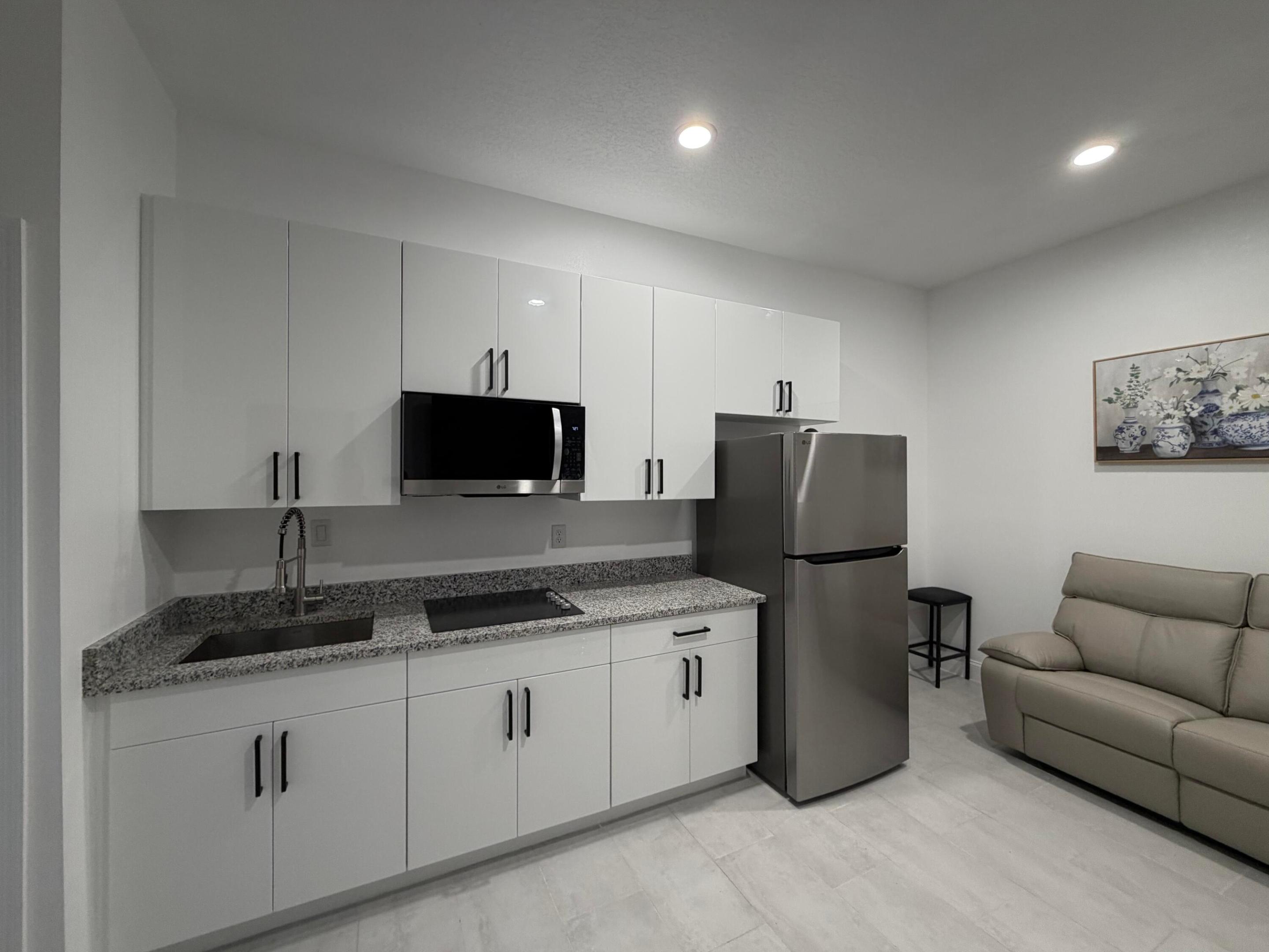 PORT ST LUCIE SECTION 7 - Residential Lease