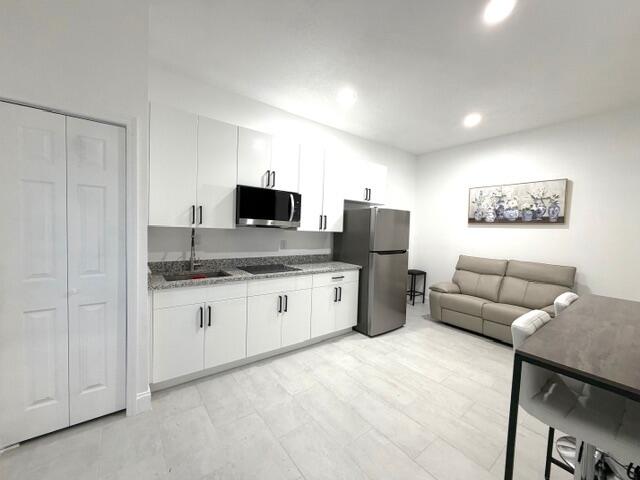 PORT ST LUCIE SECTION 7 - Residential Lease