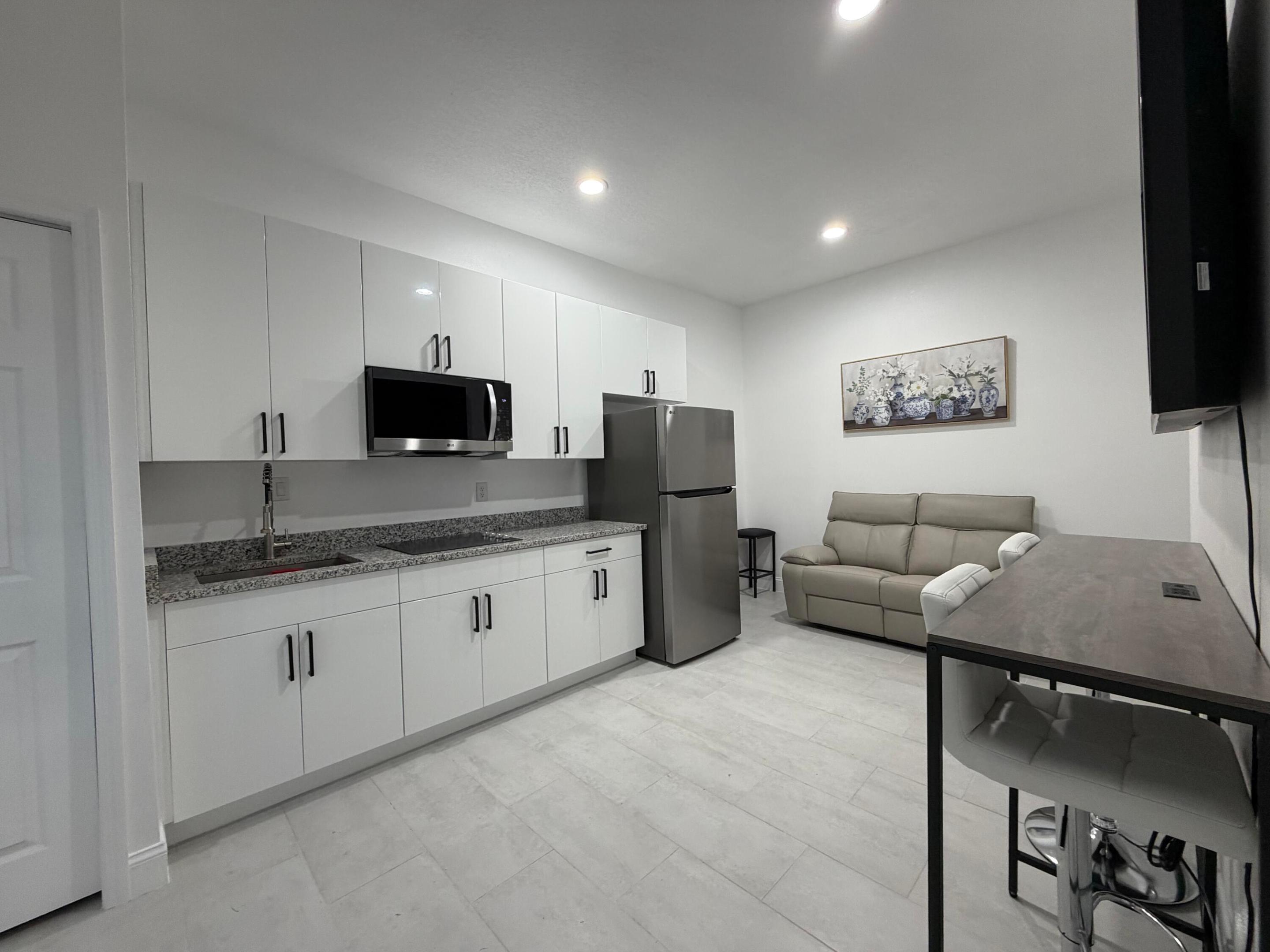 PORT ST LUCIE SECTION 7 - Residential Lease