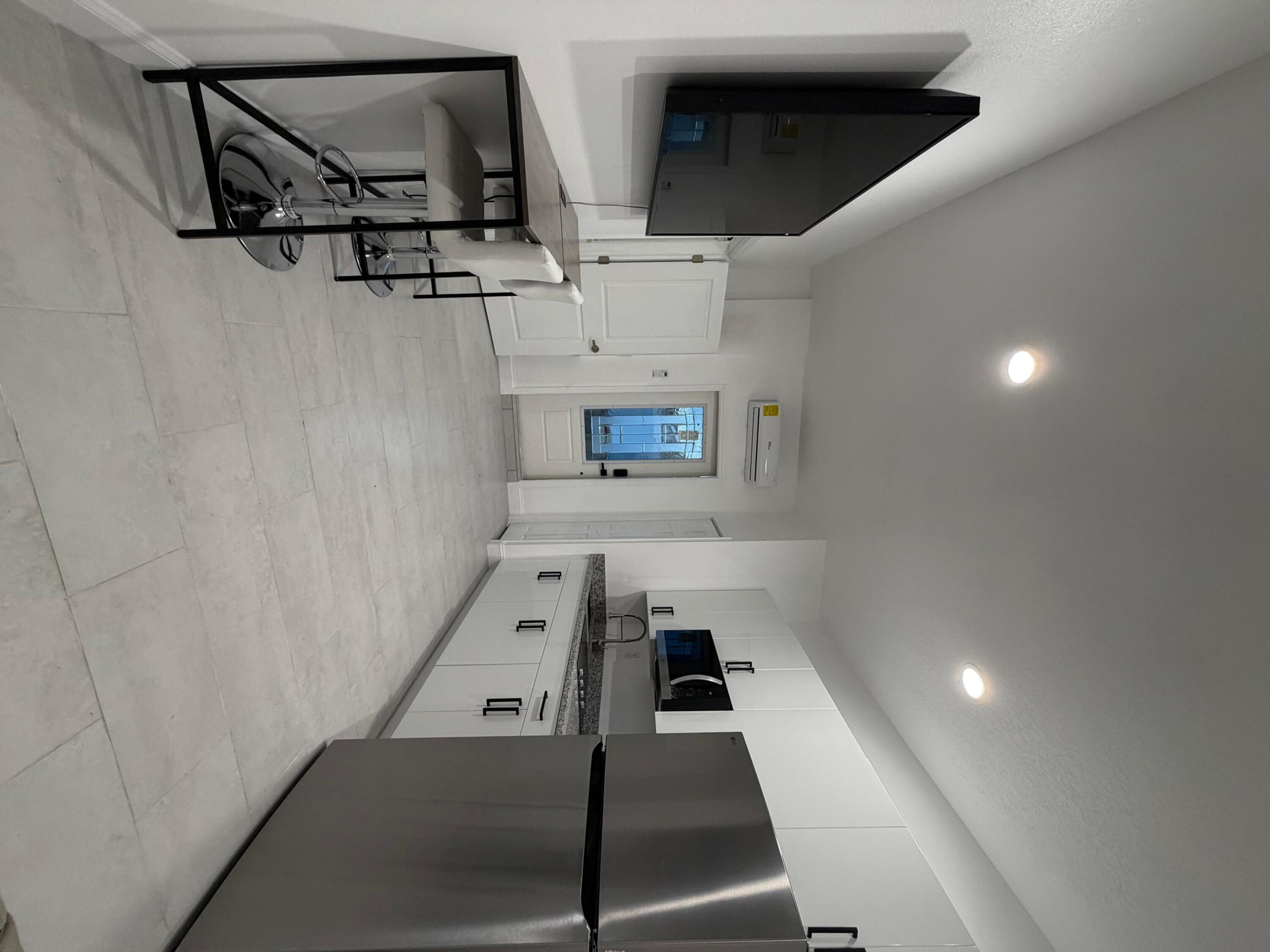 PORT ST LUCIE SECTION 7 - Residential Lease