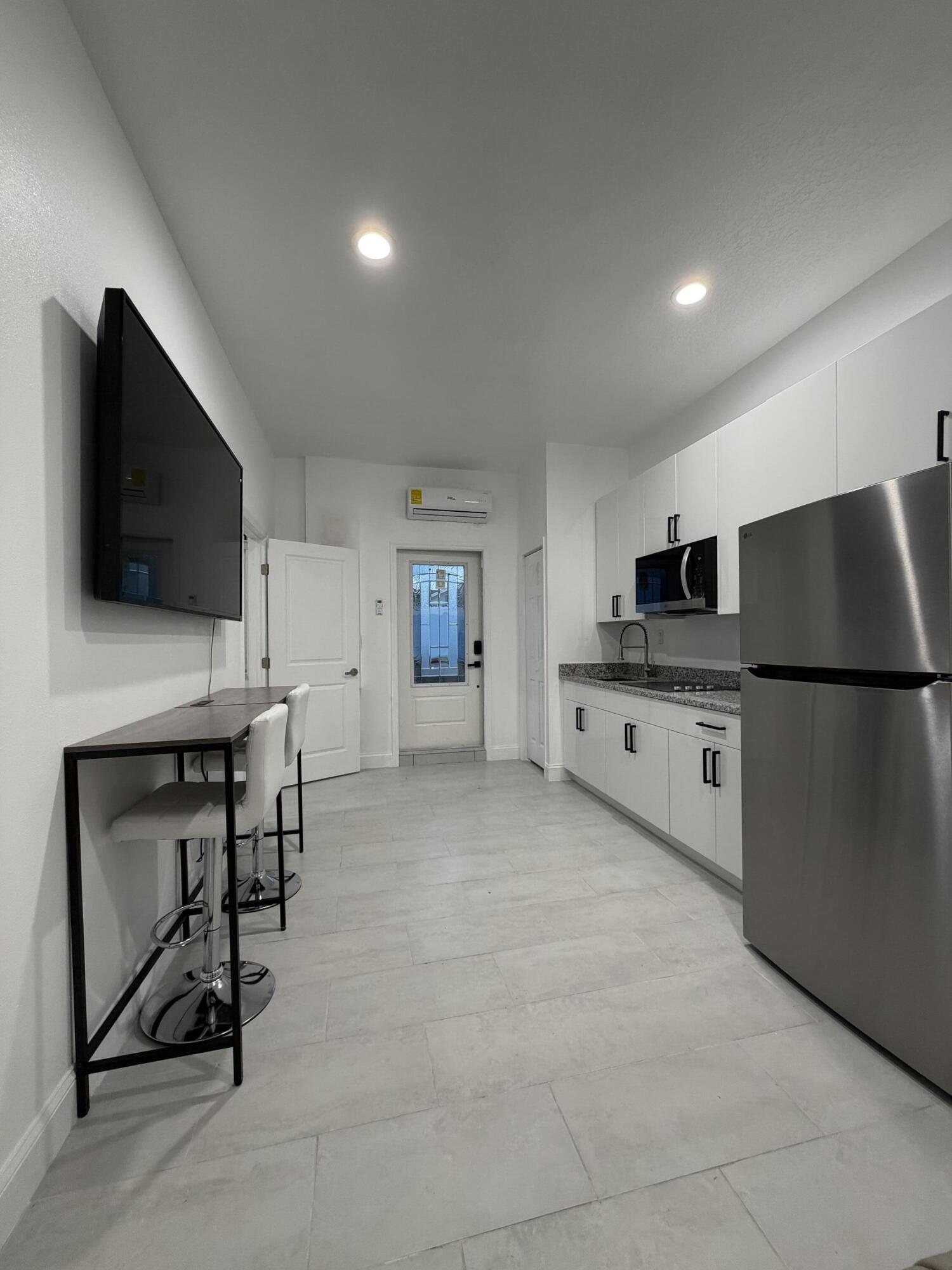 PORT ST LUCIE SECTION 7 - Residential Lease