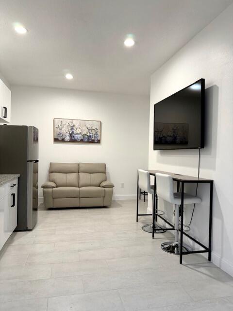 PORT ST LUCIE SECTION 7 - Residential Lease