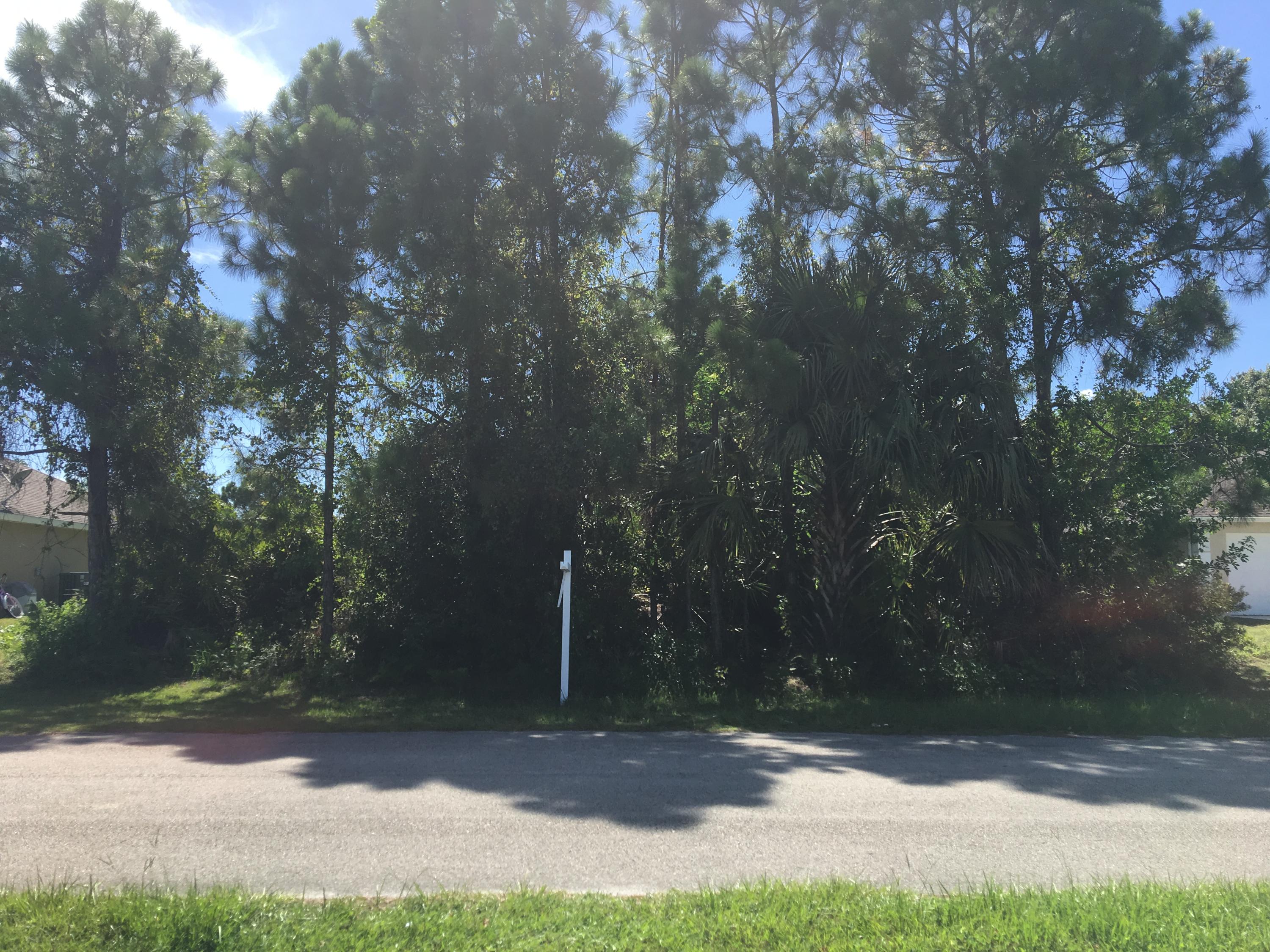 Come build your home in a great location. Close to shopping centers, nearby highway access.