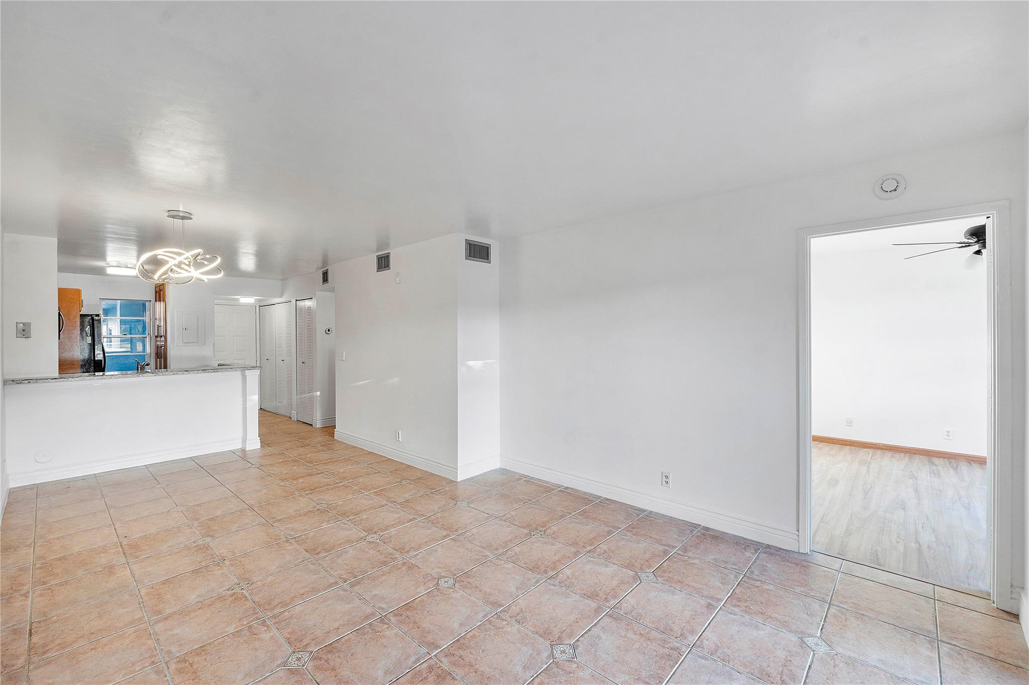 2226 N Cypress Bend Dr 105