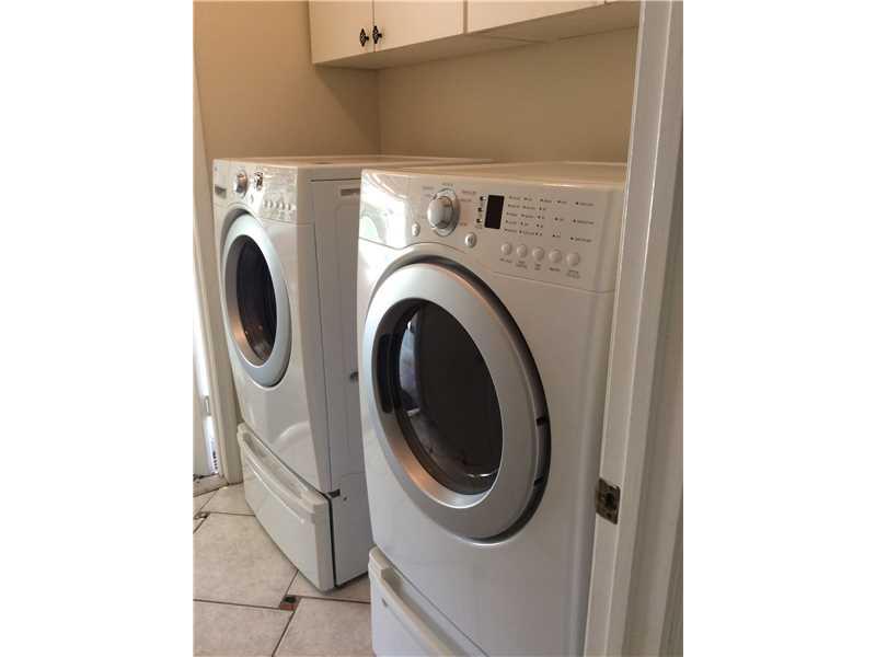 PARKWOOD IX 153-28 B - Residential Lease