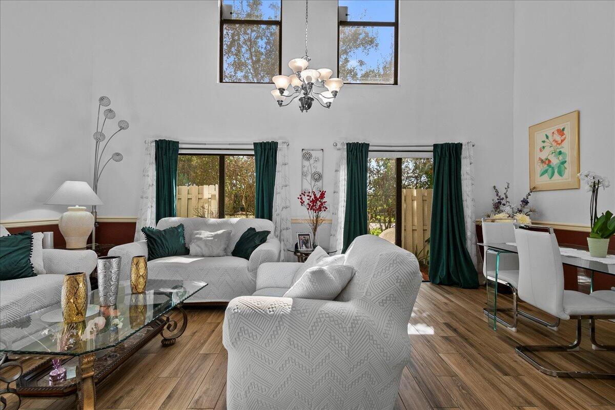 JOGGERS RUN - Residential