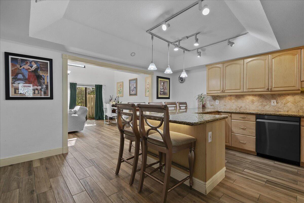 JOGGERS RUN - Residential