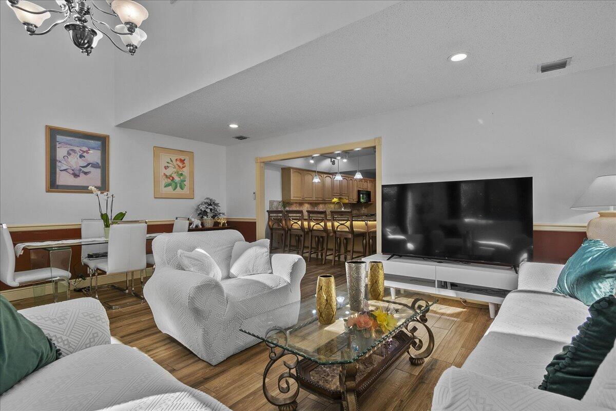 JOGGERS RUN - Residential