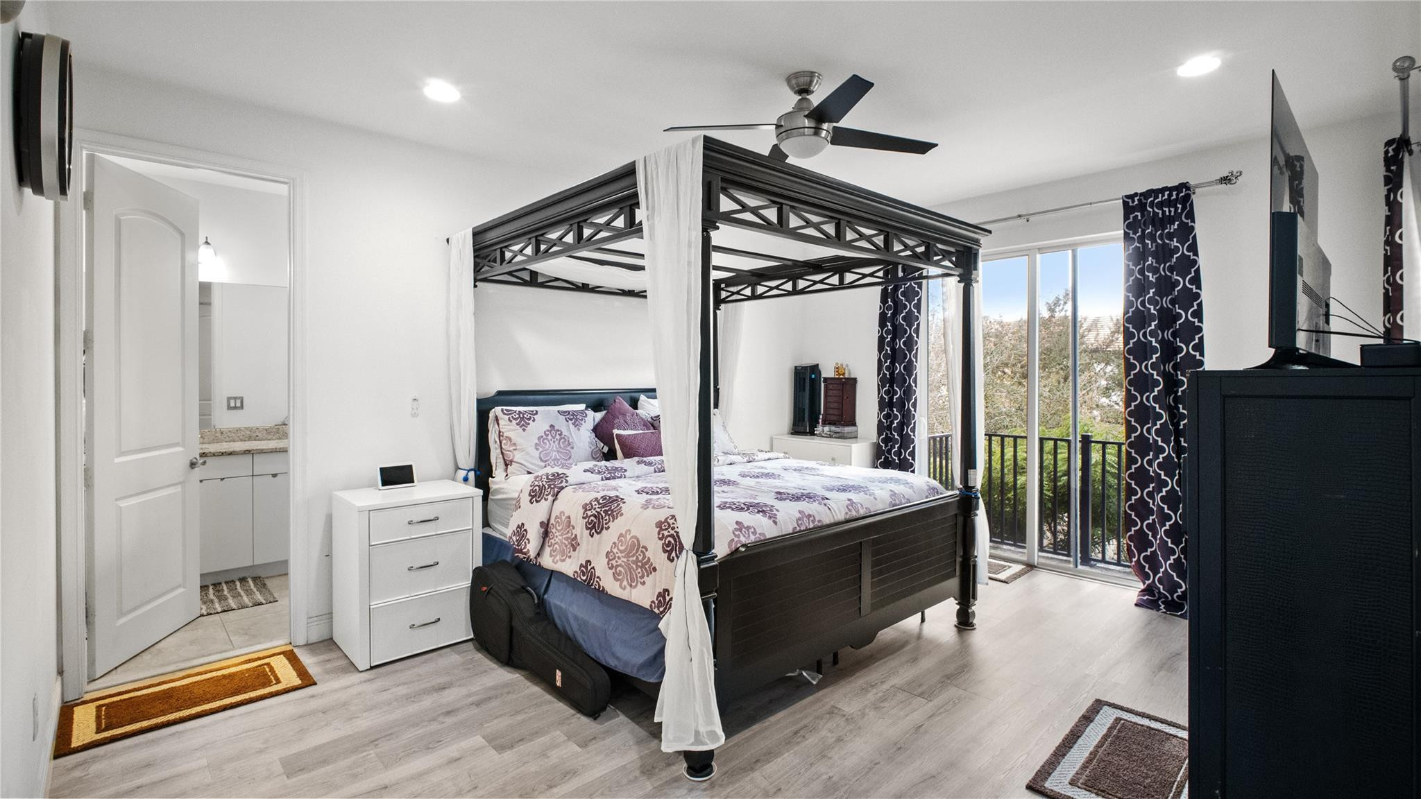 6993 Pines Circle 6993