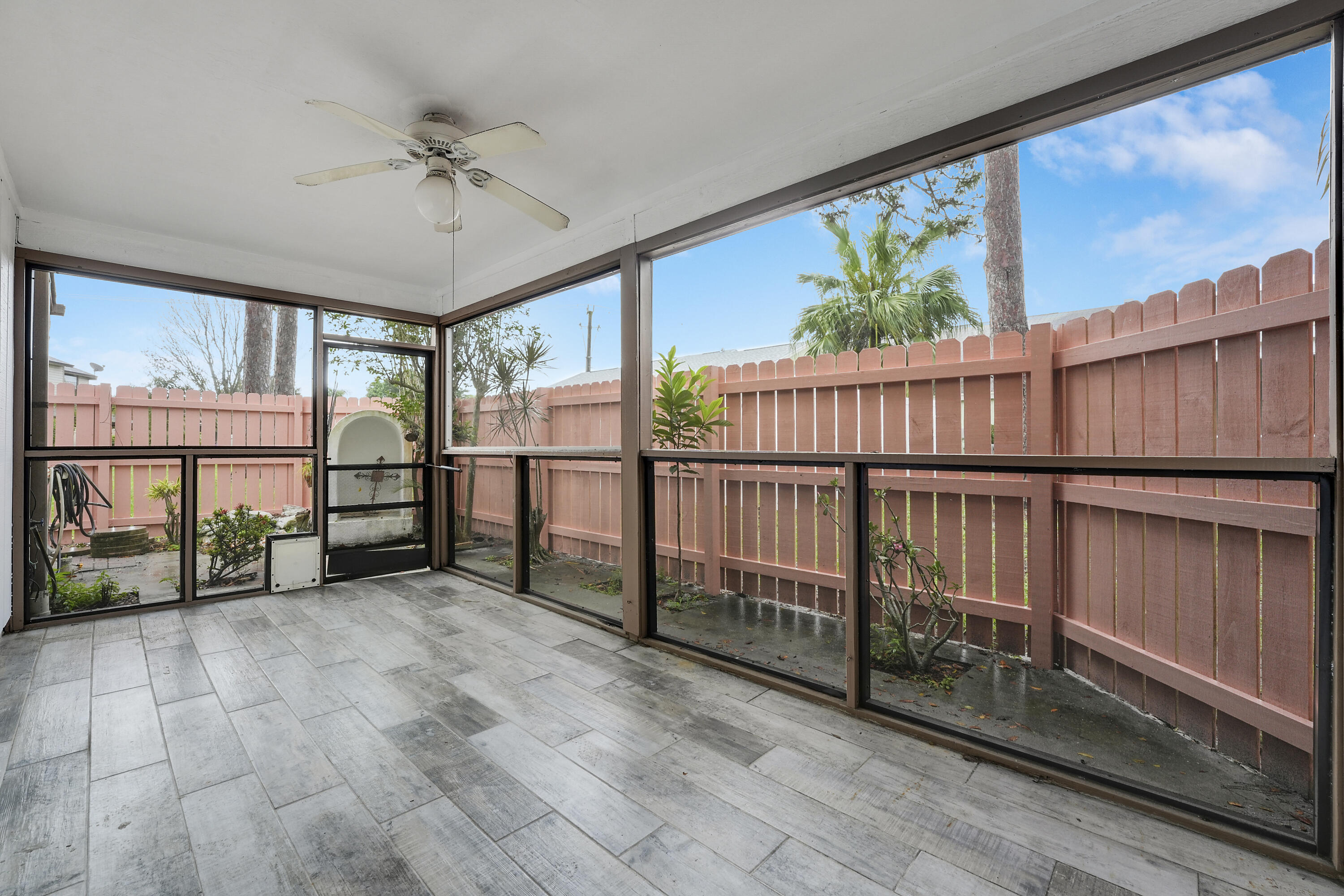 JUPITER VILLAGE TOWNHOMES CONDO - Residential