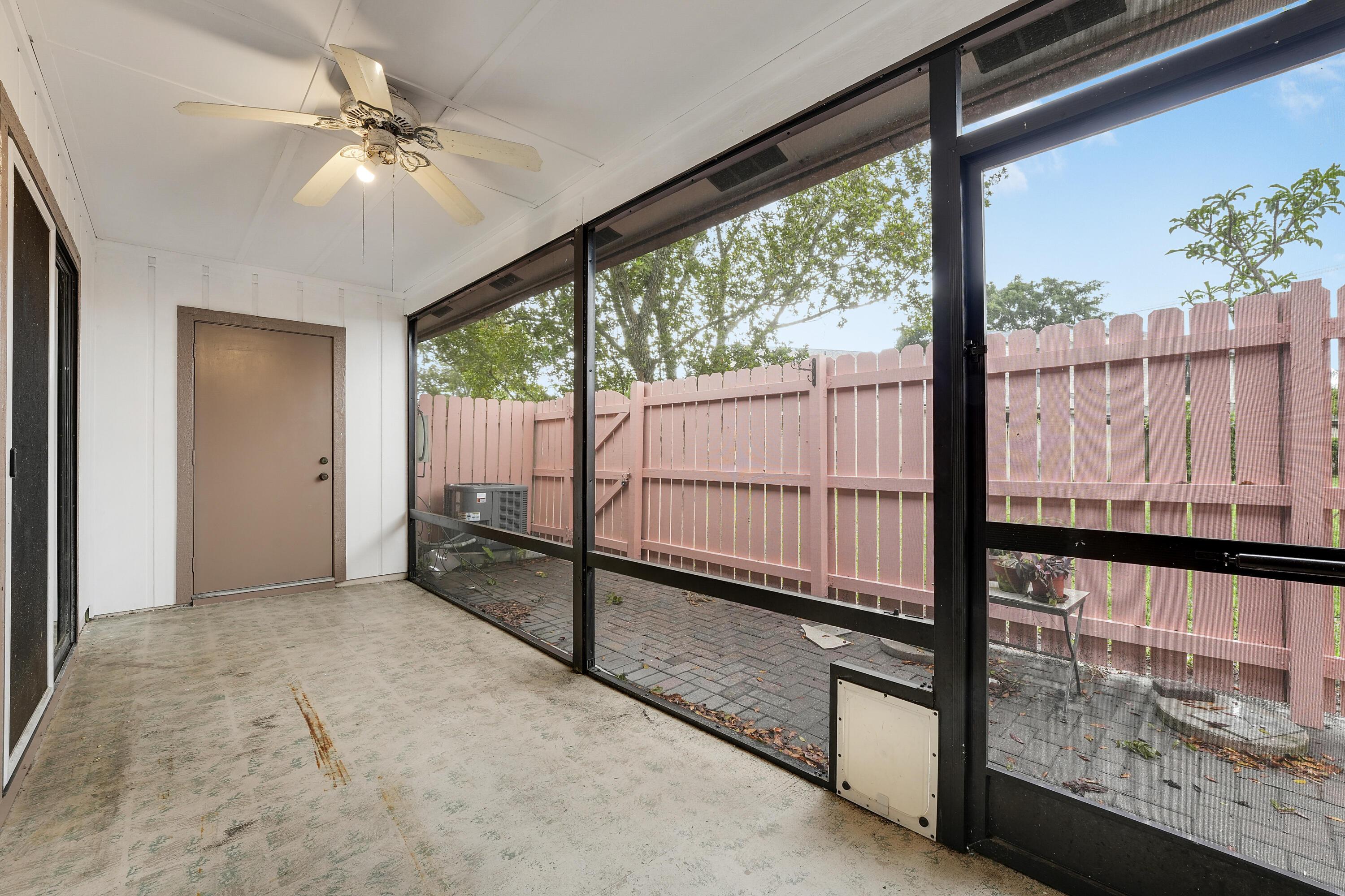 JUPITER VILLAGE TOWNHOMES CONDO - Residential