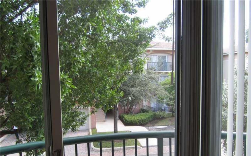Welcome to this beautiful 1BR/1BA townhouse open-concept townhouse. The main floor features a stylish kitchen with quartz countertops, new cabinetry, and stainless steel appliances—perfect for cooking and entertaining.
Upstairs, the spacious primary suite occupies the entire third level with a generous walk-in closet and full bathroom
Additional highlights include a private attached garage with a washer and dryer for added convenience.
You are located just a short walk from grocery stores, restaurants, and shops, and only minutes from Las Olas, Fort Lauderdale Beach, and the airport. Enjoy community amenities including a community pool, fitness center, and business center.
Tenant until July 31st, 2025