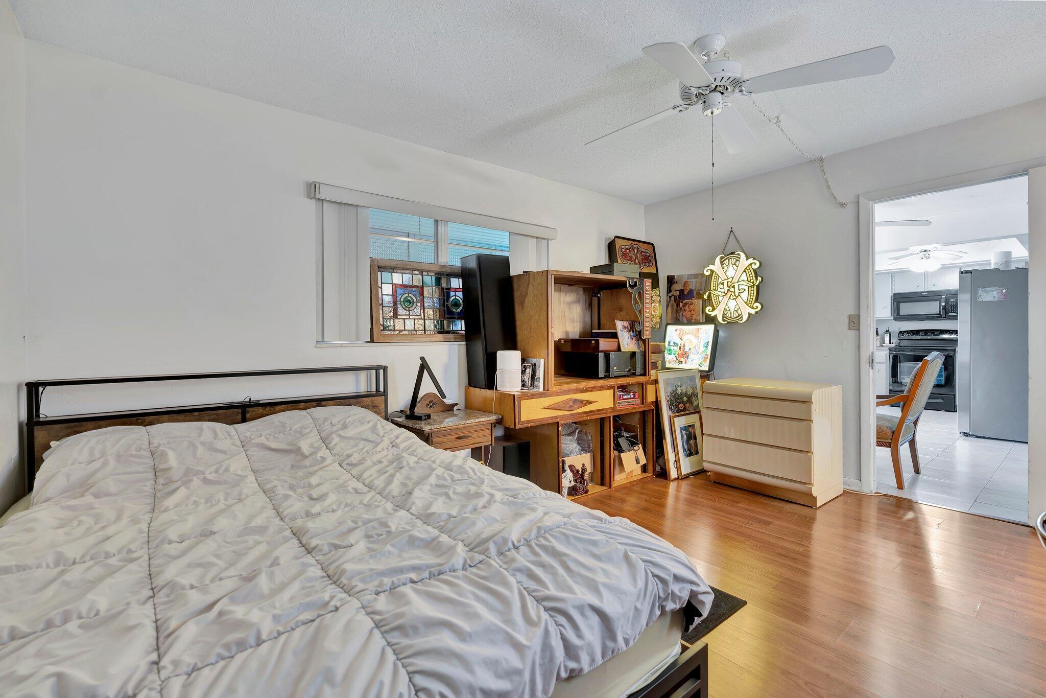 MERIDIAN CONDO 9 - Residential