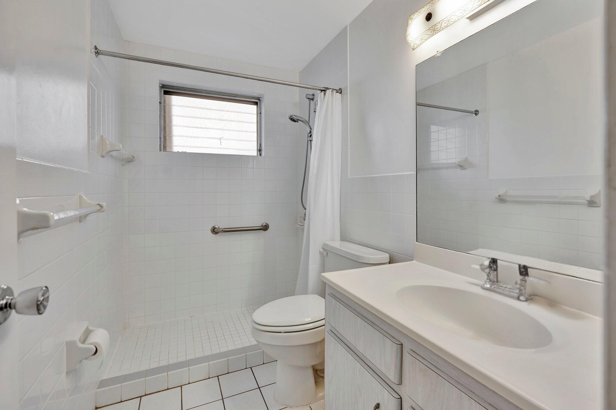 MERIDIAN CONDO 9 - Residential