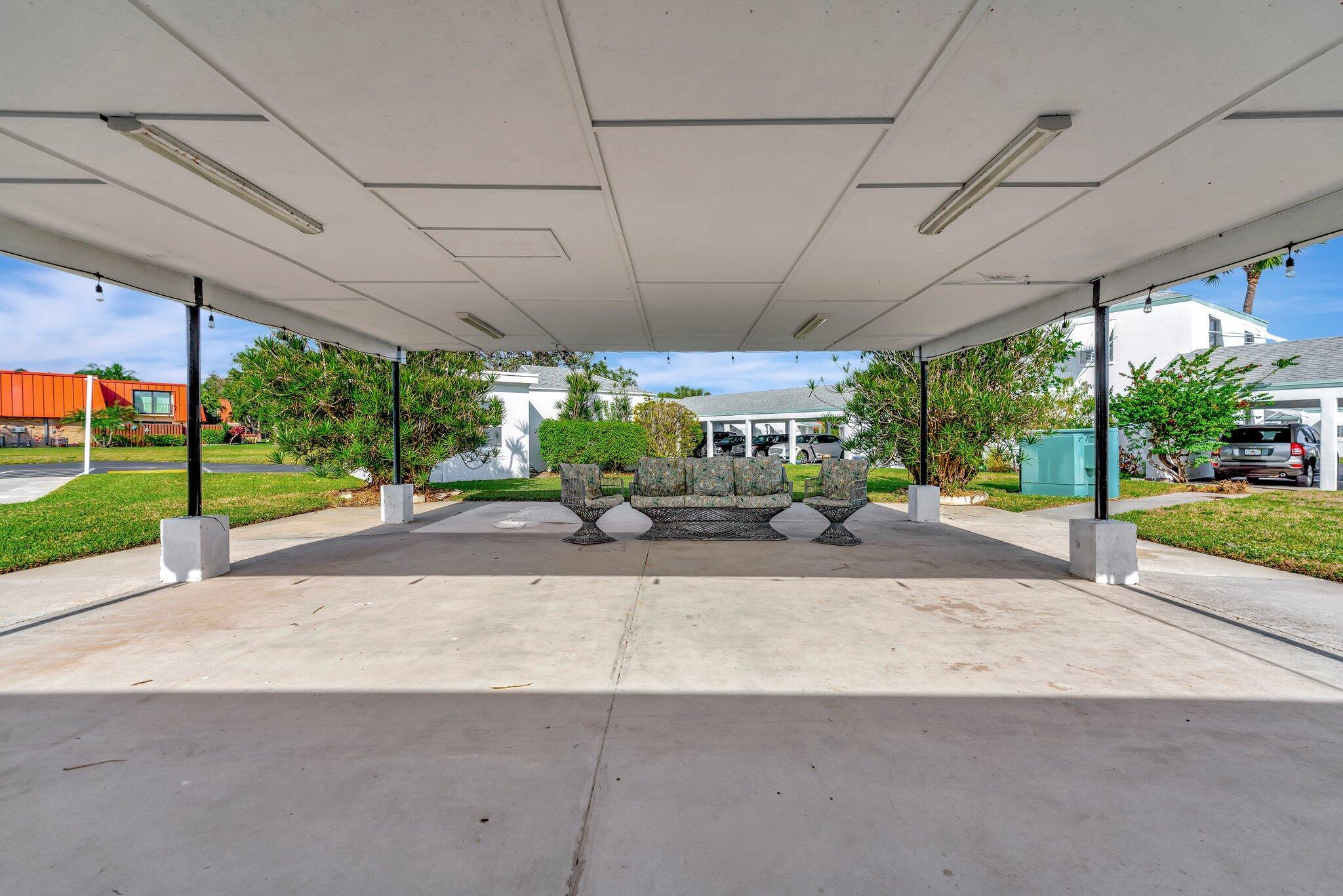 MERIDIAN CONDO 9 - Residential