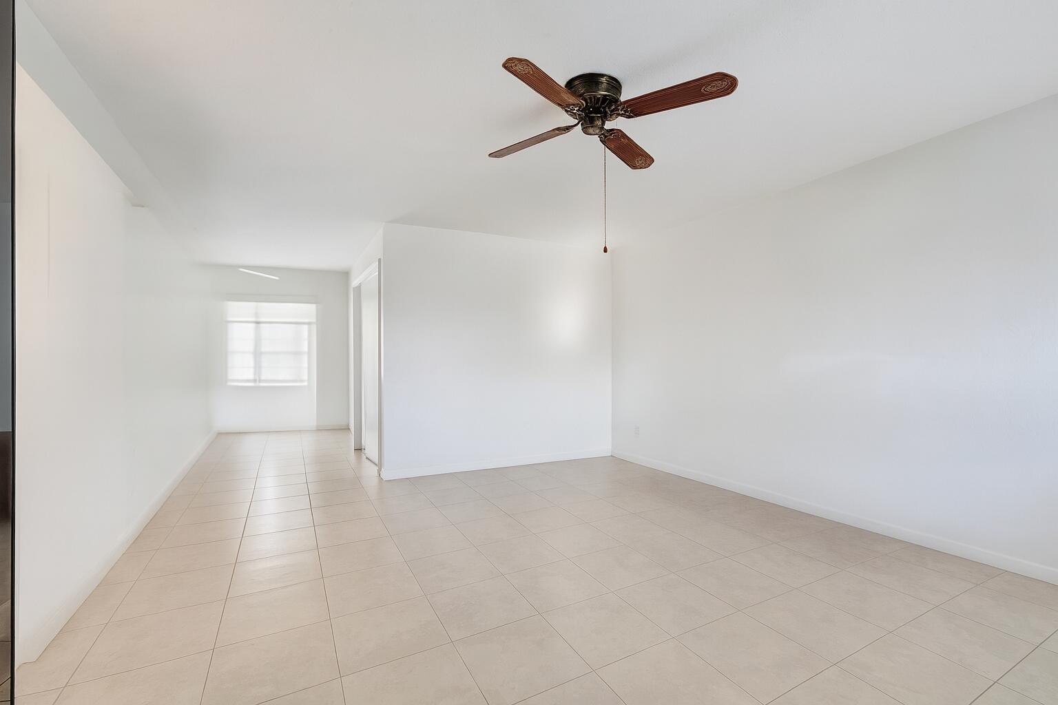 MERIDIAN CONDO 9 - Residential