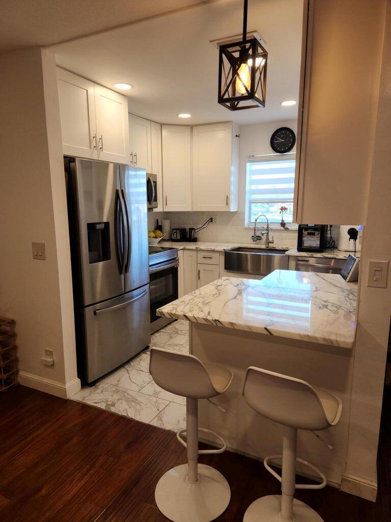 CRESTHAVEN VILLAS 1 CONDO - Residential Lease