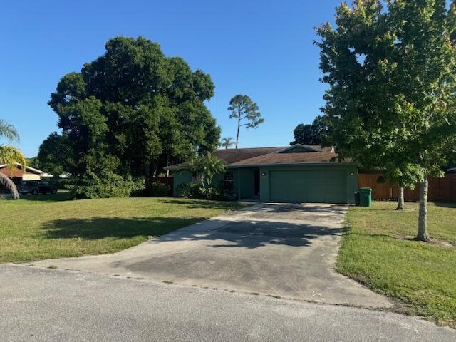 Live Auction at the Property! Sat May 3 at 10am. 3bd/2ba CBS in Lakewood Park. Handyman Special! Preview 30 minutes prior to sale. 10% due at time of sale. Must have a 5,000 cashier's check and a blank personal check in order to bid. 30 days to close. Guaranteed free and clear title. Suggested opening bid 79,000