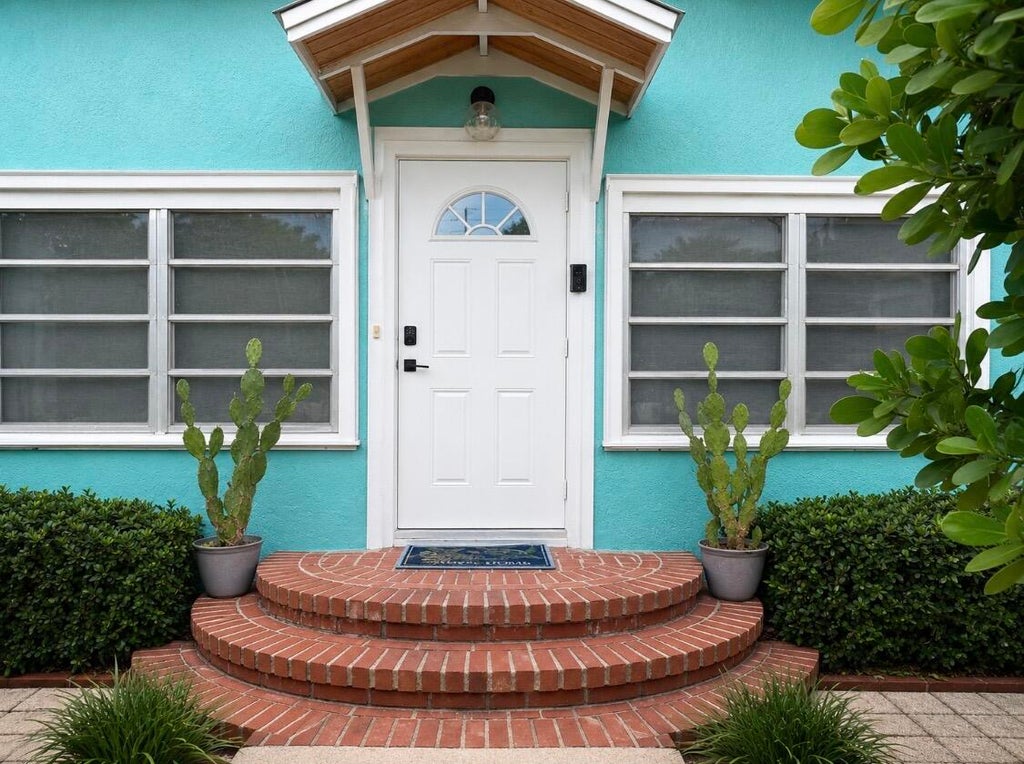 Photo of 3615 MORTON Avenue, West Palm Beach, FL 33405 (MLS # B26061921)