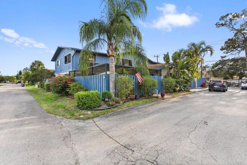 Photo of 4652 Holly Lake Drive, Lake Worth, FL 33463 (MLS # R11085532)