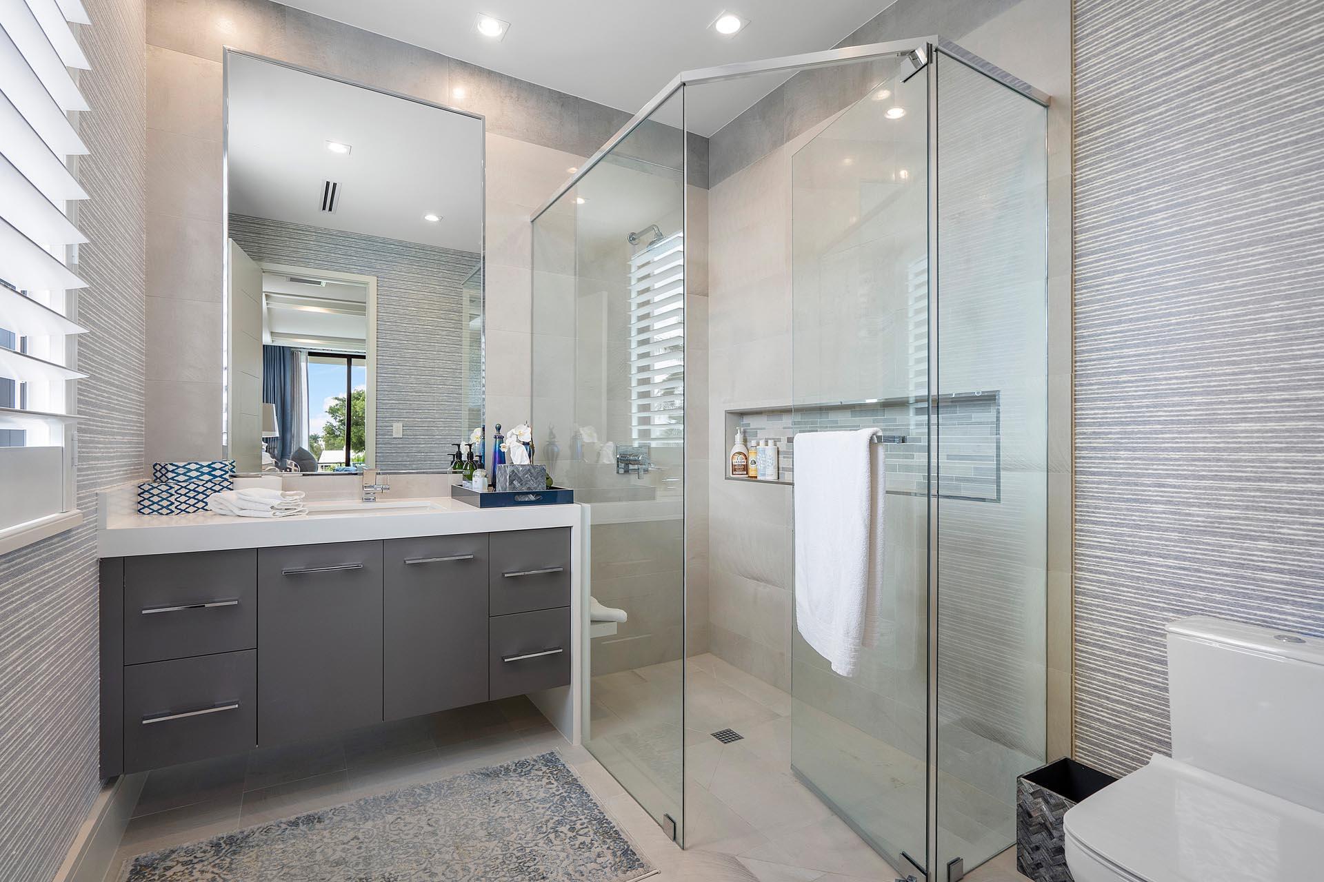 ROYAL PALM YACHT & COUNTR - Residential