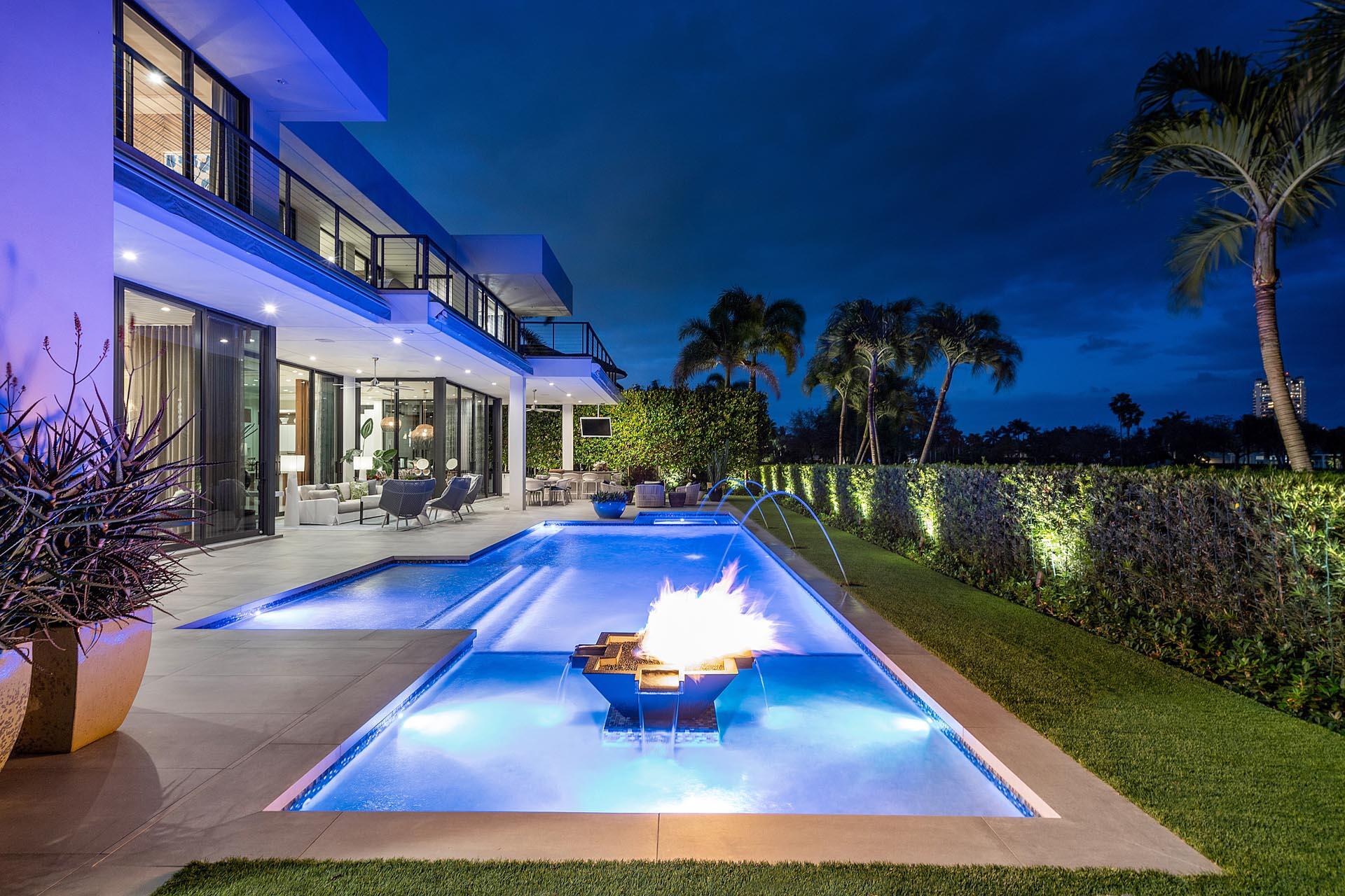 ROYAL PALM YACHT & COUNTRY CLUB - Residential