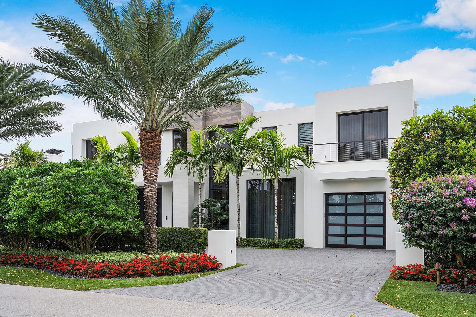 ROYAL PALM YACHT & COUNTRY CLUB - Residential