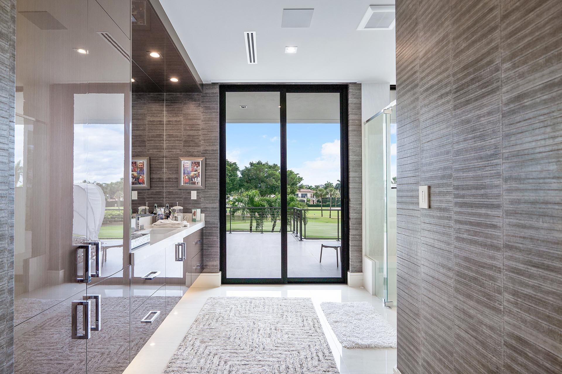 ROYAL PALM YACHT & COUNTRY CLUB - Residential