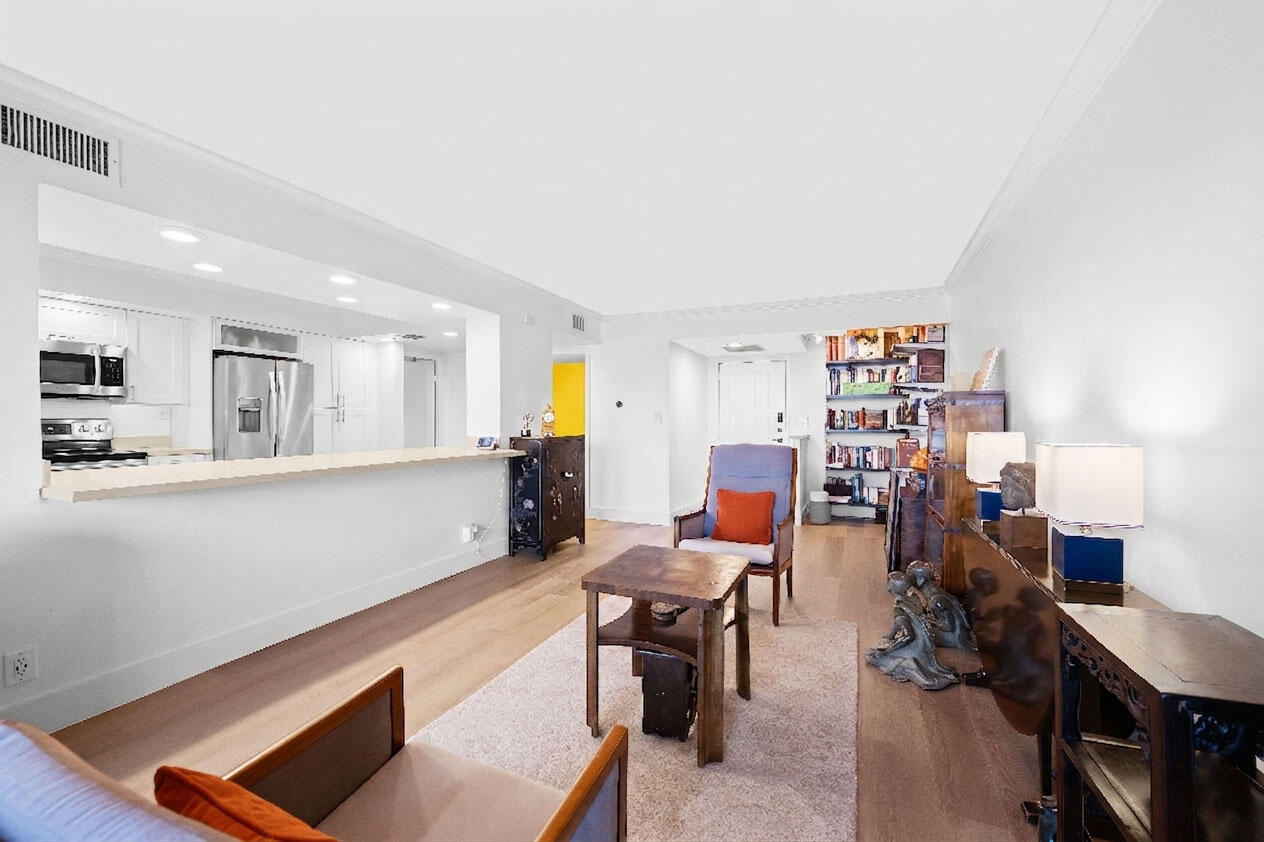 TOWERS OF OCEANVIEW SOUTH - Residential