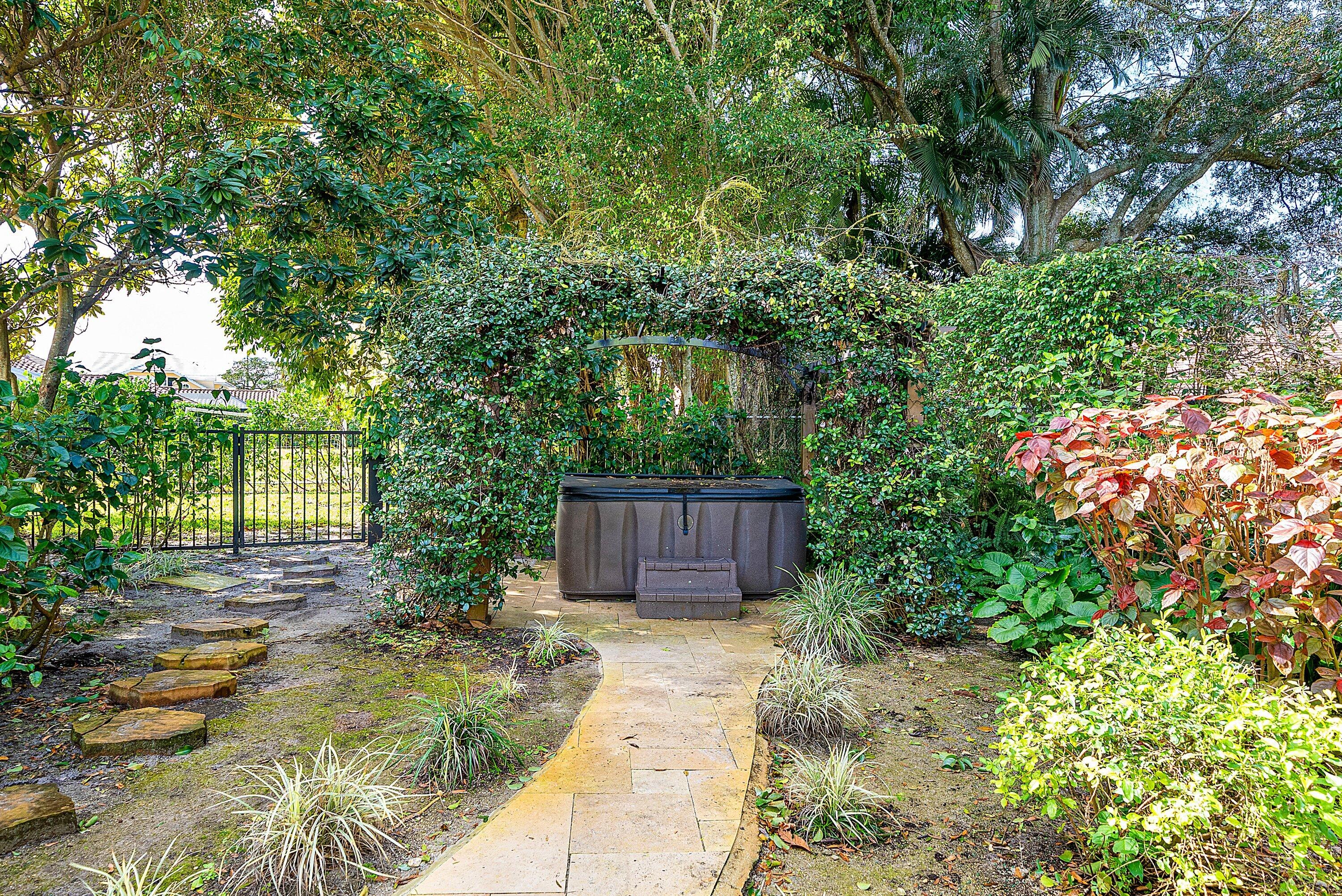 PINE TREE GOLF CLUB - Residential