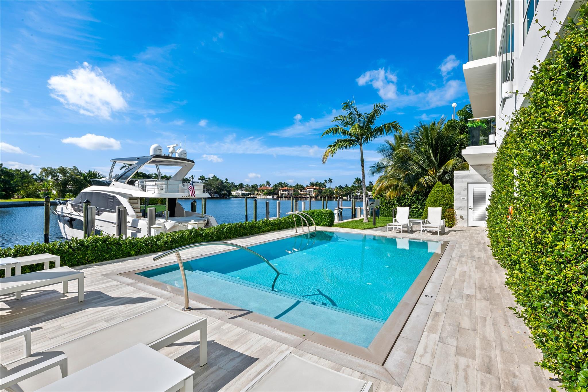 353 SUNSET - Residential